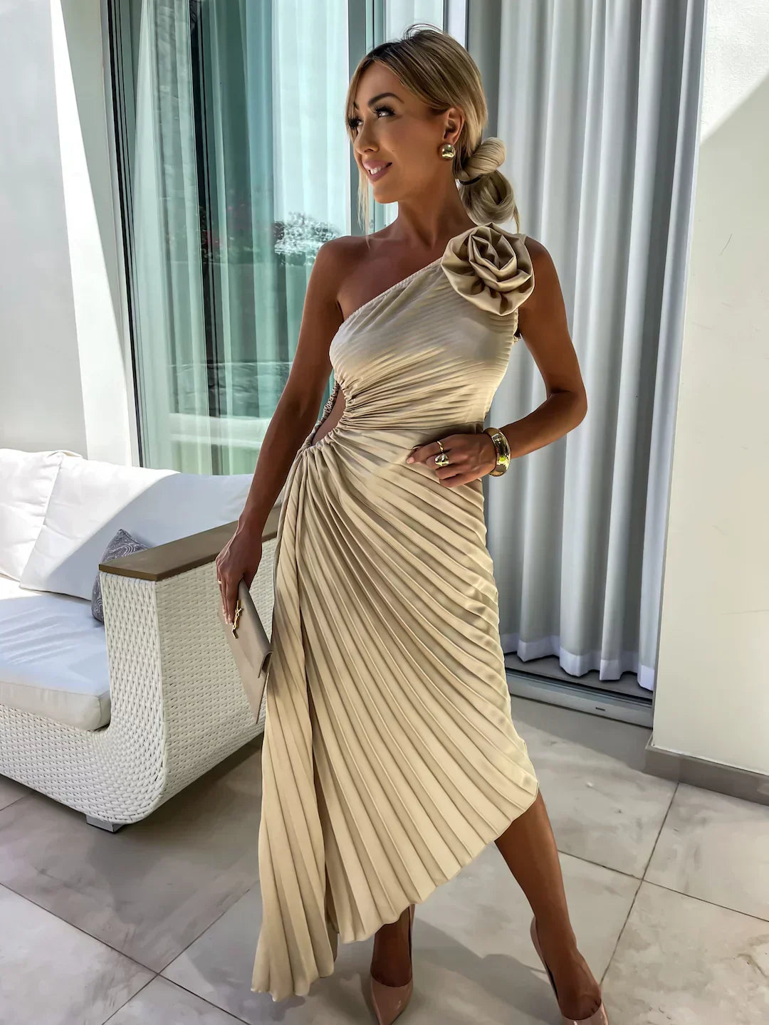 Lizbeth - Dress with Floral Shoulders